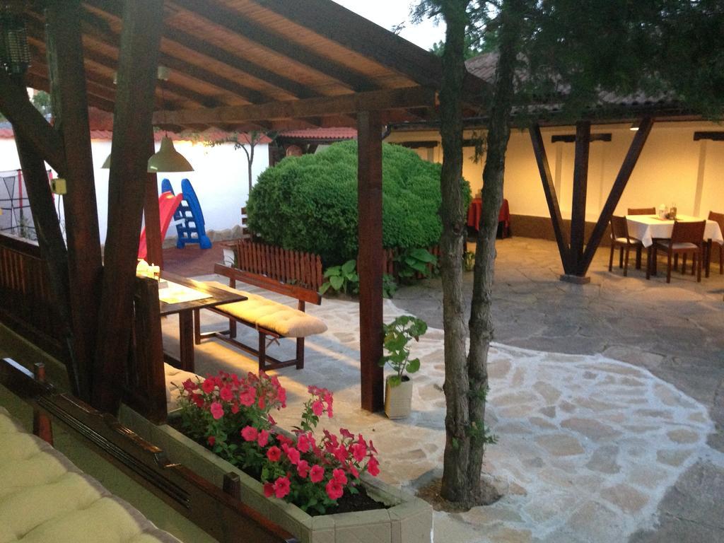 Hotel Accent Razgrad Exterior foto